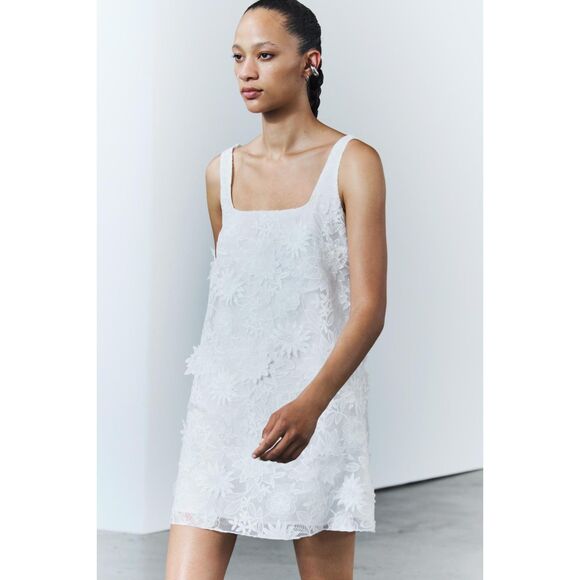 Zara Embroidered White Floral Dress Size Large NWT - Picture 2 of 9